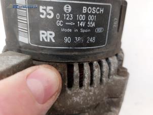 Dynamo van een Opel Corsa B (73/78/79) 1.4i 1998