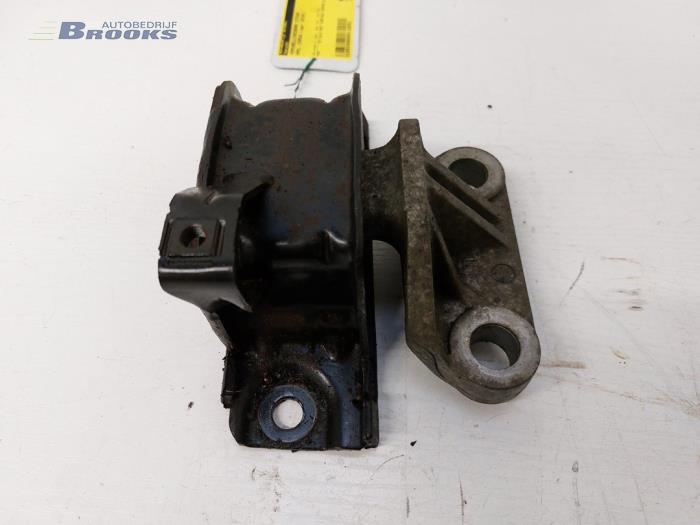 Gearbox mount from a Opel Corsa D 1.4 16V Twinport 2010