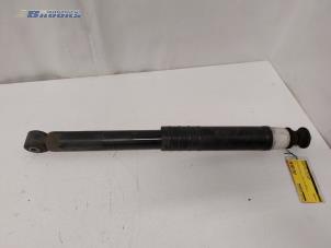 Used Rear shock absorber, left Renault Clio IV Estate/Grandtour (7R) 1.5 Energy dCi 90 FAP Price € 15,00 Margin scheme offered by Autobedrijf Brooks