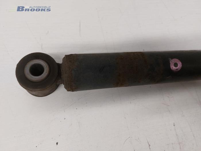 Rear shock absorber, right from a Renault Clio IV Estate/Grandtour (7R) 1.5 Energy dCi 90 FAP 2015