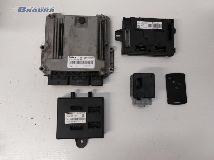 Used Ignition lock + computer Renault Clio IV Estate/Grandtour (7R) 1.5 Energy dCi 90 FAP Price € 125,00 Margin scheme offered by Autobedrijf Brooks