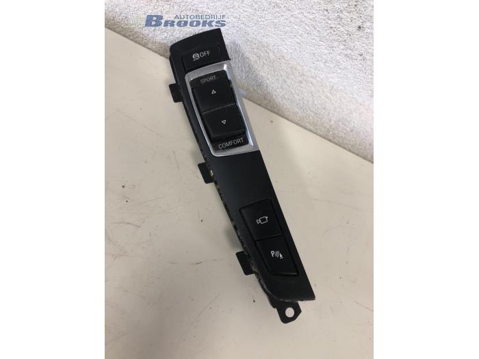 Używane Przelacznik ASR BMW 5 serie Touring (F11) 530d 24V Blue Performance Cena € 40,00 Procedura marży oferowane przez Autobedrijf Brooks