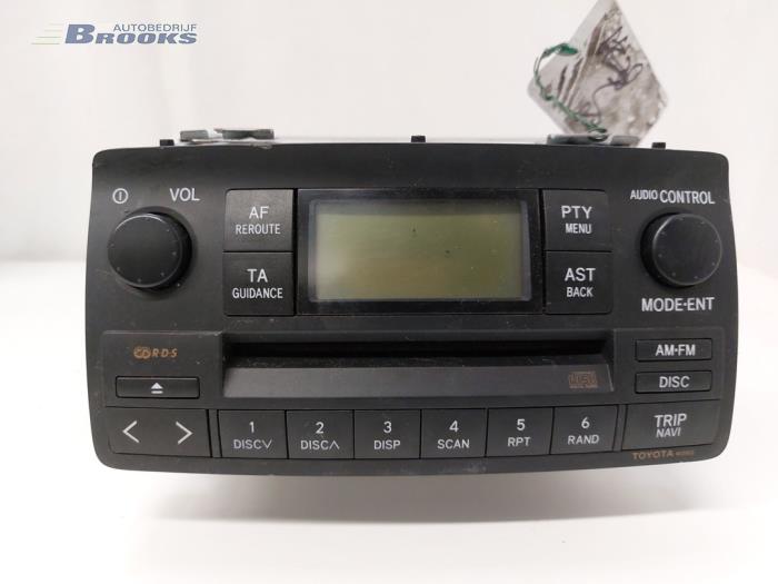Radio/Lecteur CD d'un Toyota Corolla (E12) 1.6 16V VVT-i 2004