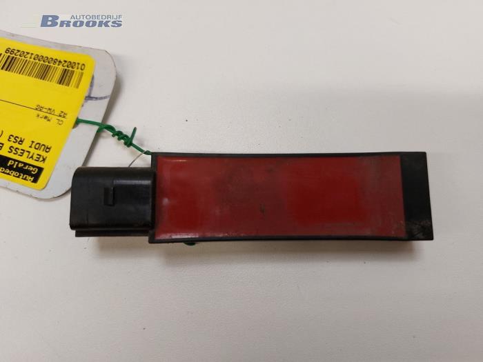 Używane Keyless Entry-Antena Audi RS 3 Sportback (8VA/8VF) 2.5 TFSI 20V Quattro Cena € 10,00 Procedura marży oferowane przez Autobedrijf Brooks