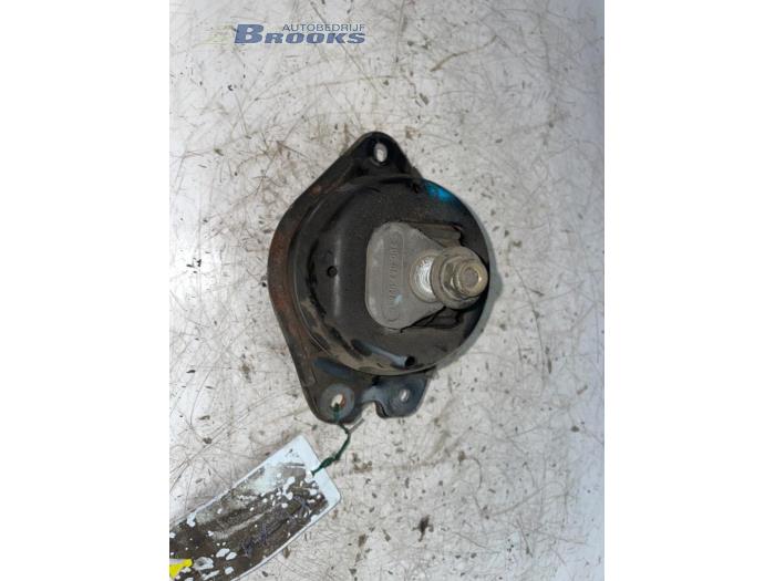 Used Engine mount Renault Espace (JK) 2.2 dCi 150 16V Grand Espace Price € 20,00 Margin scheme offered by Autobedrijf Brooks