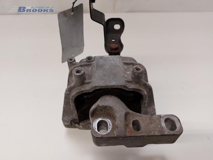 Used Engine mount Skoda Octavia Combi (1Z5) 1.6 TDI Greenline Price € 15,00 Margin scheme offered by Autobedrijf Brooks
