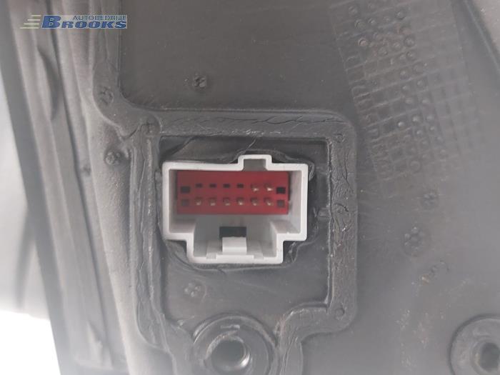 Retrovisor externo izquierda de un Ford Focus 3 Wagon 1.0 Ti-VCT EcoBoost 12V 125 2014