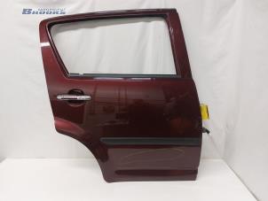 Używane Drzwi prawe tylne wersja 4-drzwiowa Daihatsu Sirion 2 (M3) 1.0 12V DVVT Cena € 50,00 Procedura marży oferowane przez Autobedrijf Brooks