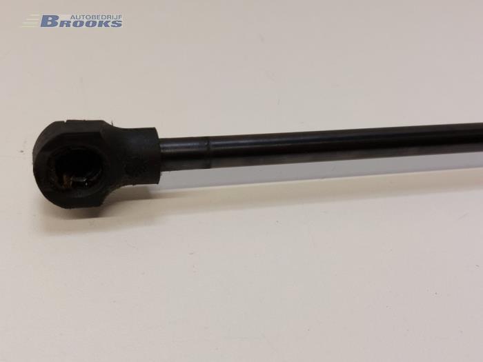 Rear gas strut, left from a Renault Clio IV (5R) 0.9 Energy TCE 90 12V 2017