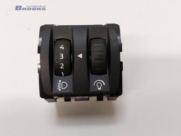 Używane Przelacznik reflektora LHV Renault Clio IV (5R) 0.9 Energy TCE 90 12V Cena € 10,00 Procedura marży oferowane przez Autobedrijf Brooks