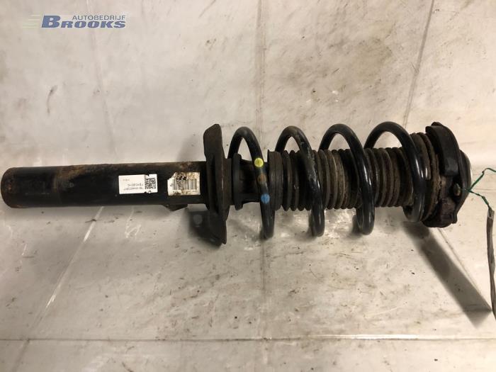 Front shock absorber rod, right from a Volkswagen Caddy III (2KA,2KH,2CA,2CH) 2.0 TDI 16V 2014