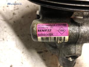 Usados Bomba de dirección asistida Renault Laguna II Grandtour (KG) 1.8 16V Precio € 15,00 Norma de margen ofrecido por Autobedrijf Brooks