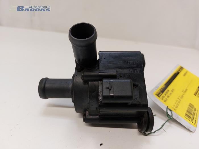 Begagnade Extra vattenpump Volvo V60 I (FW/GW) 2.0 D4 16V Pris € 25,00 Marginaltabell erbjuds av Autobedrijf Brooks