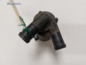 Vattenpump från en Volvo V60 I (FW/GW) 2.0 D4 16V 2014