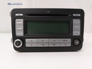 Used Radio CD player Volkswagen Touran (1T1/T2) 1.4 16V TSI 140 Price € 50,00 Margin scheme offered by Autobedrijf Brooks
