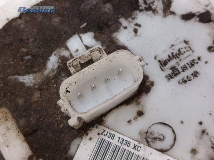 Bomba eléctrica de combustible de un Mazda 2 (DE) 1.3 16V MZR 2012