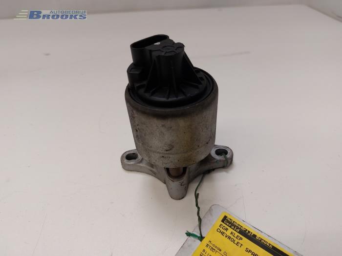 AGR Ventil van een Chevrolet Spark (M300) 1.0 16V Bifuel 2012