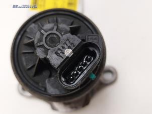 AGR Ventil van een Chevrolet Spark (M300) 1.0 16V Bifuel 2012