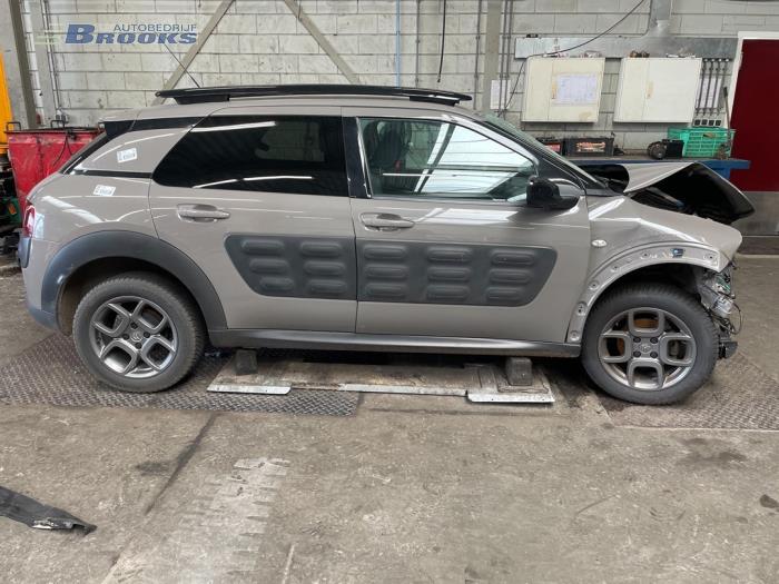 Style, middle right from a Citroën C4 Cactus (0B/0P) 1.2 PureTech 82 12V 2016