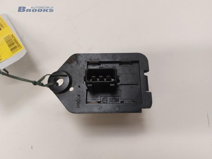 Cooling fan resistor from a Peugeot 206+ (2L/M) 1.4 XS 2009