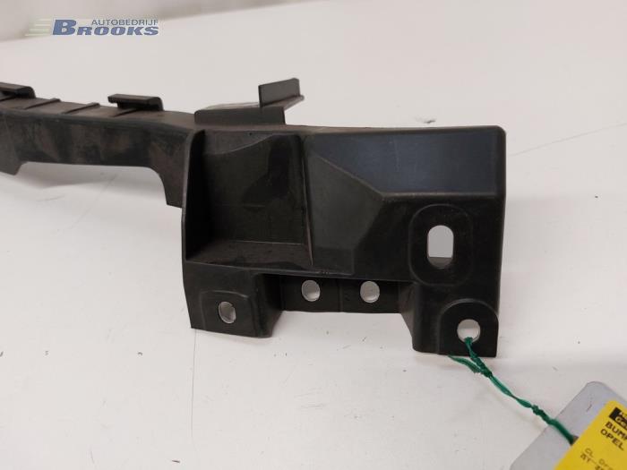 Front bumper bracket, right from a Opel Insignia Country Tourer 1.6 CDTI 16V 2009