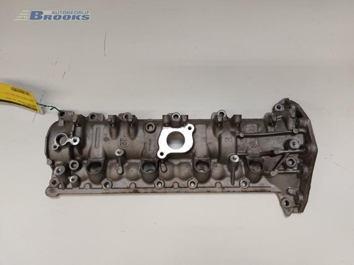 Usagé Couvercle soupapes Mercedes A (177.0) 1.3 A-200 Turbo 16V Prix € 50,00 Règlement à la marge proposé par Autobedrijf Brooks