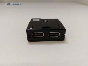Usados Conexión AUX-USB Skoda Superb Combi (3V5) 2.0 TDI Precio € 25,00 Norma de margen ofrecido por Autobedrijf Brooks