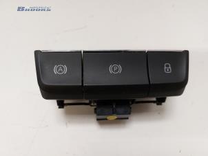 Gebrauchte Handbremse Schalter Skoda Superb Combi (3V5) 2.0 TDI Preis € 25,00 Margenregelung angeboten von Autobedrijf Brooks