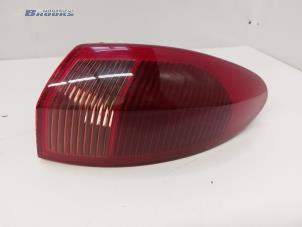 Usados Luz trasera derecha Alfa Romeo 147 (937) 1.6 Twin Spark 16V Precio € 15,00 Norma de margen ofrecido por Autobedrijf Brooks