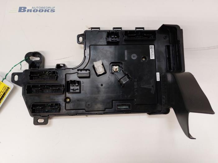Used Body control computer Tesla Model 3 Long Range AWD 75 kWh Price € 200,00 Margin scheme offered by Autobedrijf Brooks