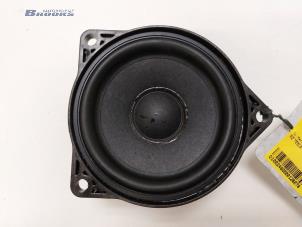 Used Speaker Tesla Model 3 EV AWD Price € 20,00 Margin scheme offered by Autobedrijf Brooks