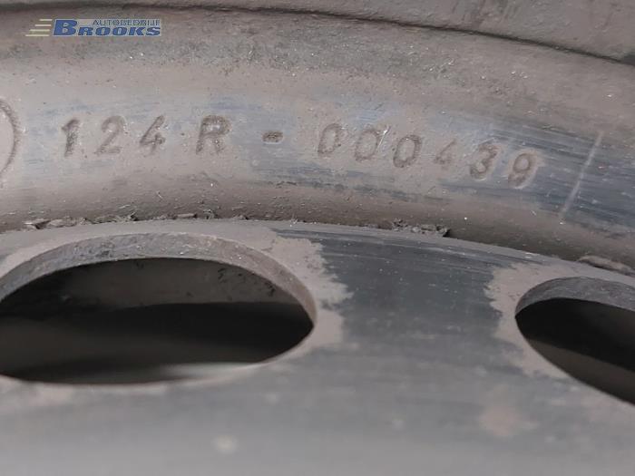 Wheel from a Renault Megane IV Estate (RFBK) 1.7 Blue dCi 150 2020