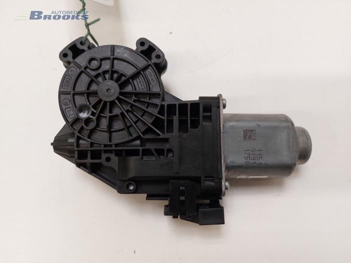 Usados Motor de ventanilla de puerta Tesla Model 3 Long Range AWD 75 kWh Precio € 35,00 Norma de margen ofrecido por Autobedrijf Brooks