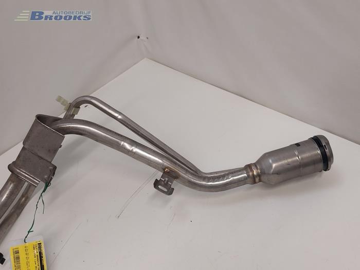 Fuel tank filler pipe from a Ford Focus 3 Wagon 1.0 Ti-VCT EcoBoost 12V 125 2014