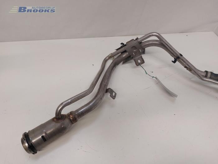Fuel tank filler pipe from a Ford Focus 3 Wagon 1.0 Ti-VCT EcoBoost 12V 125 2014