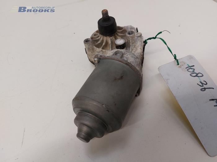 Front wiper motor from a Mitsubishi ASX 1.6 MIVEC 16V 2012