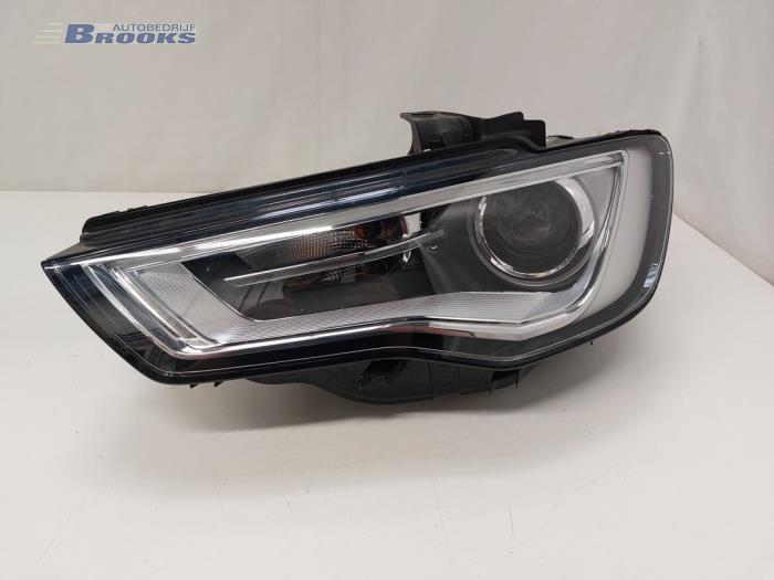 Używane Reflektor lewy Audi A3 Limousine (8VS/8VM) 1.2 TFSI 16V Cena € 400,00 Procedura marży oferowane przez Autobedrijf Brooks