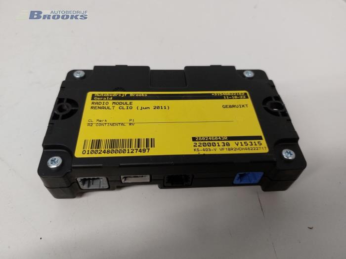 Używane Modul radiowy Renault Clio III (BR/CR) 1.5 dCi FAP Cena € 25,00 Procedura marży oferowane przez Autobedrijf Brooks