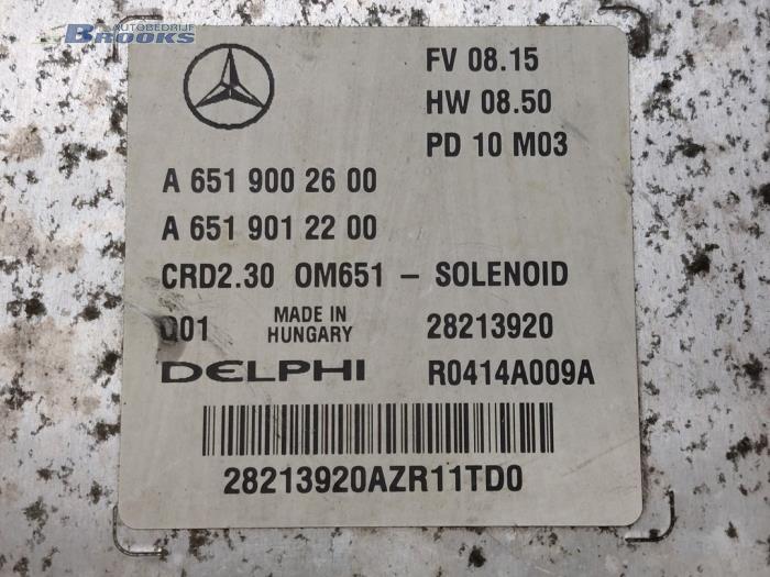 Ordinateur gestion moteur d'un Mercedes-Benz Sprinter 5t (906.15/906.25) 516 CDI 16V 2010