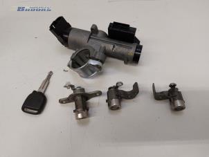 Used Set of locks Chevrolet Spark (M300) 1.0 16V Bifuel Price € 50,00 Margin scheme offered by Autobedrijf Brooks