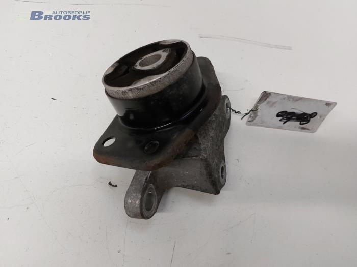 Gearbox mount from a Mitsubishi Colt (Z2/Z3) 1.3 16V 2007