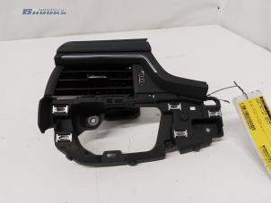 Usagé Grille aération tableau de bord Audi S5 (F53/F5P) 3.0 TFSI V6 24V Prix € 25,00 Règlement à la marge proposé par Autobedrijf Brooks