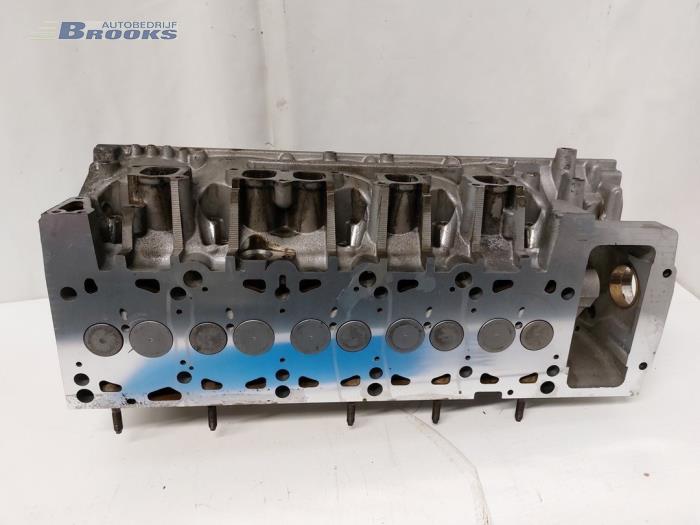 Cylinder head from a Volkswagen Transporter T5 2.5 TDi 4Motion 2005