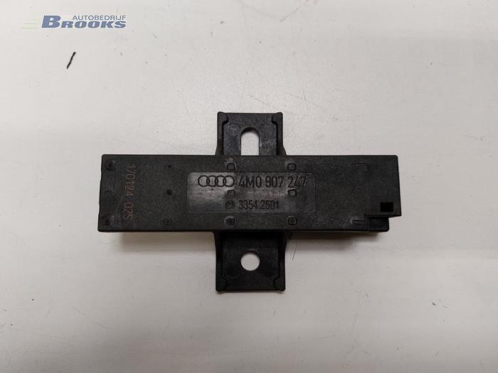 Używane Keyless Entry-Antena Audi S5 (F53/F5P) 3.0 TFSI V6 24V Cena € 10,00 Procedura marży oferowane przez Autobedrijf Brooks