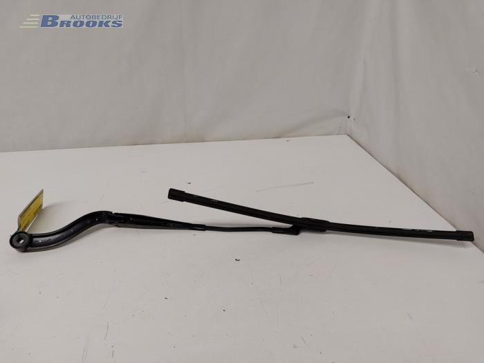 Front wiper arm from a Ford Ranger 2.0 EcoBlue 16V 4x4 2020