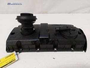 Ventildeckel van een Volkswagen Caddy III (2KA,2KH,2CA,2CH) 1.9 TDI 2006