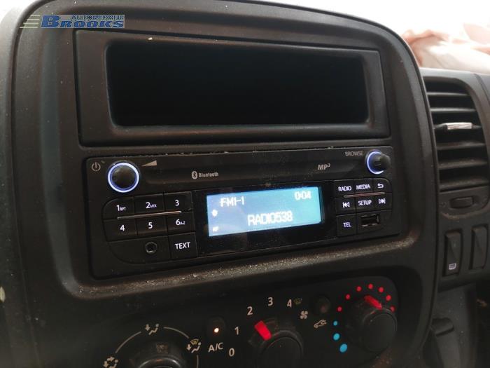 Radio from a Opel Vivaro 1.6 CDTi BiTurbo 125 2017