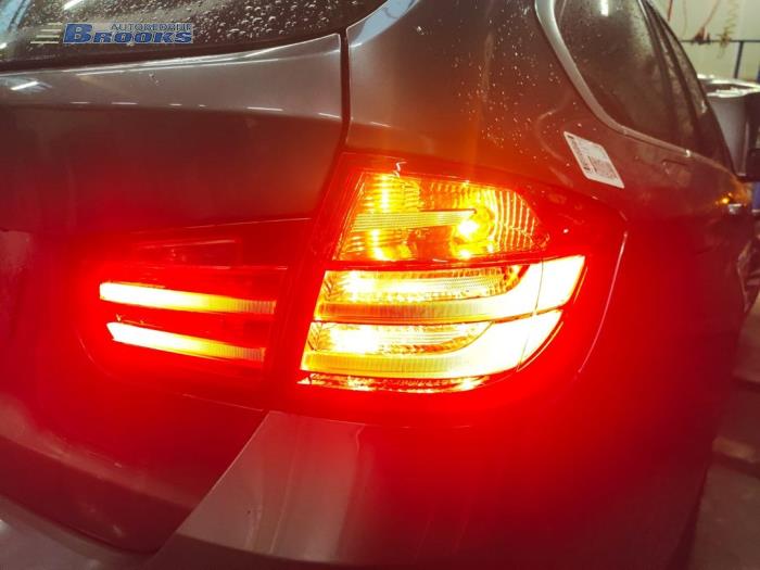 Tylne swiatlo pozycyjne prawe z BMW 3 serie Touring (F31) 316i 1.6 16V 2014
