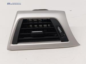 Used Dashboard vent BMW 3 serie Touring (F31) 316i 1.6 16V Price € 15,00 Margin scheme offered by Autobedrijf Brooks