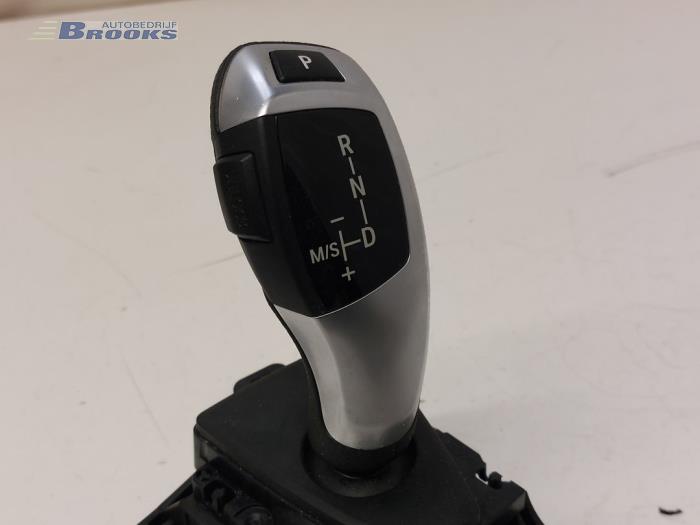Gear stick from a BMW 3 serie Touring (F31) 316i 1.6 16V 2014